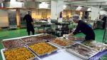 Aksi Para Koki Racik Makanan untuk Atlet Asian Para Games