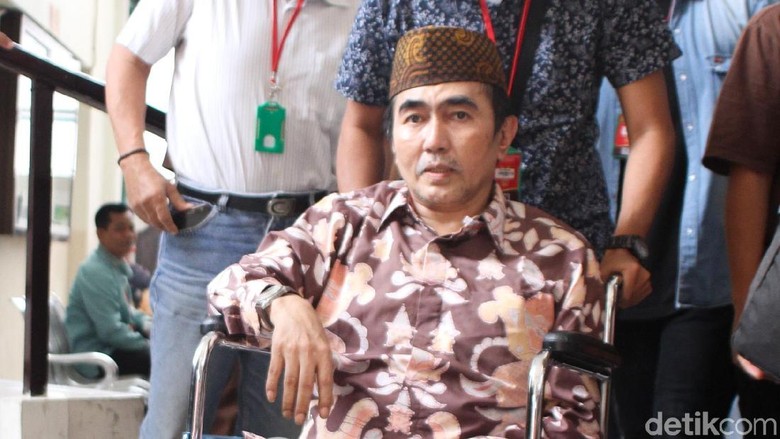Gatot Brajamusti Disebut Tak Dapat Keadilan yang Benar Vonis 20 Tahun Bui Gatot Brajamusti Disebut Tak Dapat Keadilan yang Benar Vonis 20 Tahun Bui