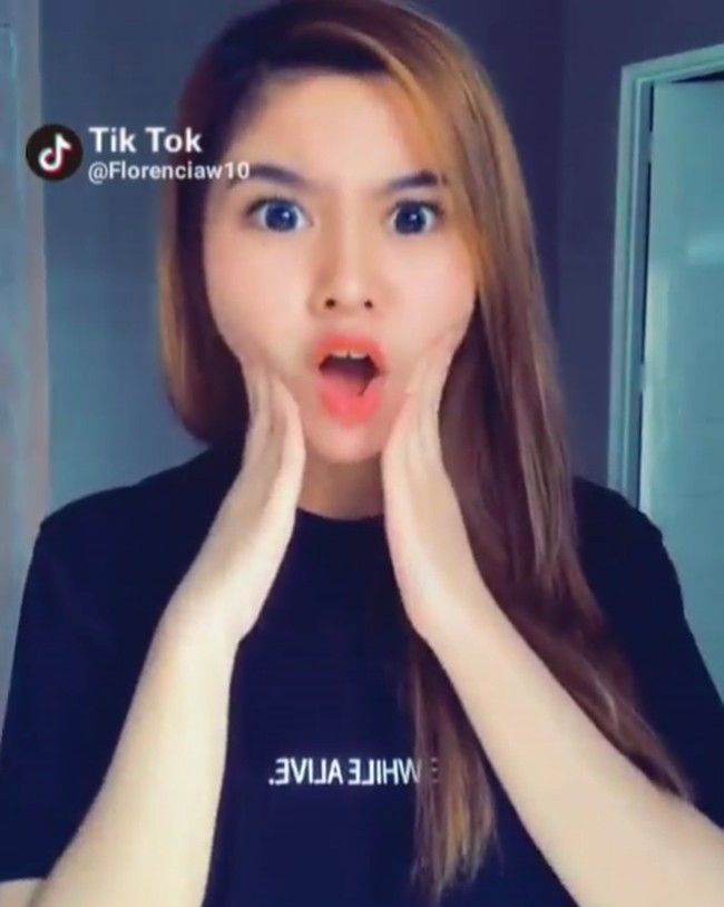Memiliki paras menawan, membuat Amarissa Florencia dipuji oleh netizen, terlebih saat dirinya memamerkan kreativitasnya lewat video musik Tik Tok. Foto: Instagram @amarissaflorencia