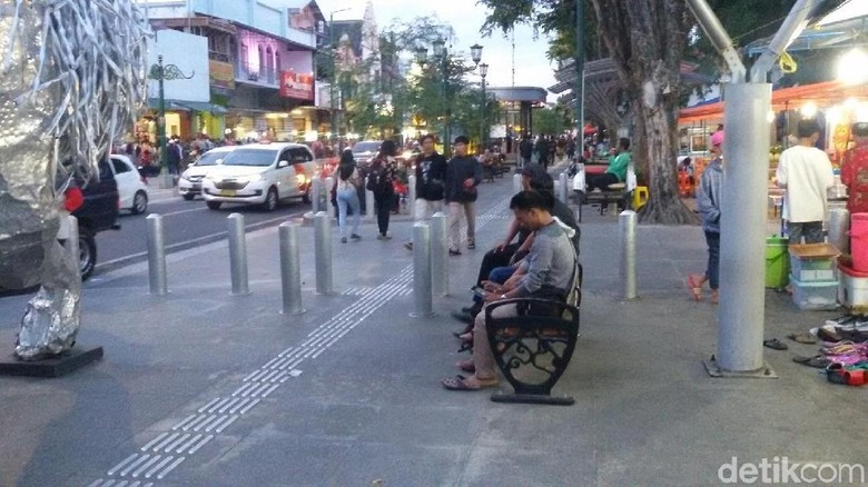 Pembatas Dicabuti, Sultan Minta yang Merusak Keluar Malioboro Pembatas Dicabuti, Sultan Minta yang Merusak Keluar Malioboro