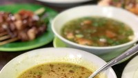 @tedja4ever makan siang dengan empal gentong nih. Wah jadi pengen cicip empal gentong dengan sate dan nasi hangat.
