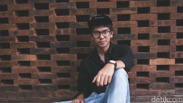 Mengintip Metamorfosis Iqbaal Ramadhan dari Waktu ke Waktu Mengintip Metamorfosis Iqbaal Ramadhan dari Waktu ke Waktu