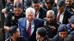 Foto: Senyum Najib Saat Akan Didakwa Terkait Skandal 1MDB