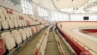 Arena balap Velodrome juga menyediakan layar besar beserta pencahayaan layaknya arena balap internasional.