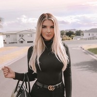 Tujuan utama saya adalah untuk memperbaiki rasa sakit di dada saya dan untuk merasa lebih percaya diri tentang payudara saya secara keseluruhan, tutur Sarah. Foto: Instagram