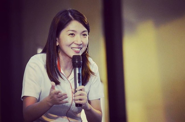 Pasangan menteri dan wakil menteri ini pun patut dijadikan inspirasi. Keduanya bisa memanfaatkan masa muda dengan maksimal dan berhasil memegang jabatan tinggi di pemerintahan di usia 30an. Foto: Instagram @yeobeeyin