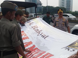 Selain Tema Asian Games, Spanduk dan Banner Dicopot Sandi