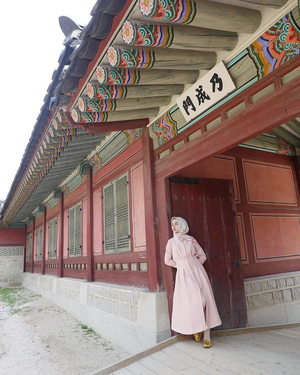 Gyeongbokgung Palace menjadi salah satu destinasi yang dikunjungi Chacha (chafrederica/Instagram)