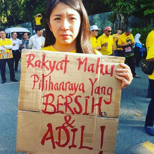 Mahatir Muhammad boleh jadi Perdana Menteri tertua di dunia. Namun pemimpin Malaysia tersebut mempercayai anak-anak muda untuk menjabat di pemerintahannya. Selain Syed Saddiq, ada pemuda lain yang ditunjuk untuk menjadi menteri dan wakil menteri. Foto: Instagram @yeobeeyin