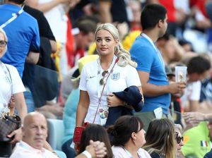 Megan Davison, Pendukung Spesial Pickford di Tribune Stadion