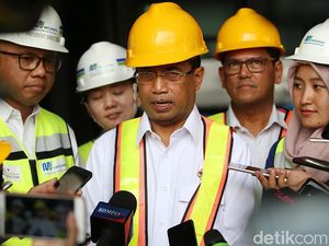 Menhub Jamin Kereta Kencang JKT-SBY Pakai Produk Lokal