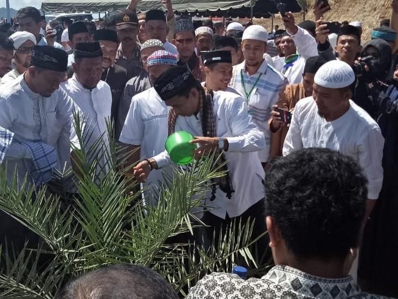 Disaksikan Ustaz Abdul Somad, Aceh Terus Kembangkan Kebun Kurma Disaksikan Ustaz Abdul Somad, Aceh Terus Kembangkan Kebun Kurma