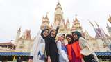 Seru! Saat Hijabers Cantik Main ke Universal Studios Singapore