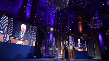 Pelantikan Ashurbeyli dilaporkan menghabiskan uang sekitar USD 2 juta, atau hampir Rp 29 miliar, hanya untuk menyewa tempat di Hofburg, sebuah bekas gedung pemerintahan di Wina. Foto: Reuters