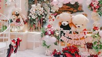 Kafe ini juga bisa disewa untuk tempat merayaakan pesta ulang tahun lho. Makin meriah karena diramaikan dengan hadirnya keluarga Teddy Bear lucu. Foto: instagram @oneposecafe