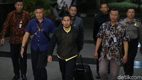 Bupati Bener Meriah Digelandang ke KPK