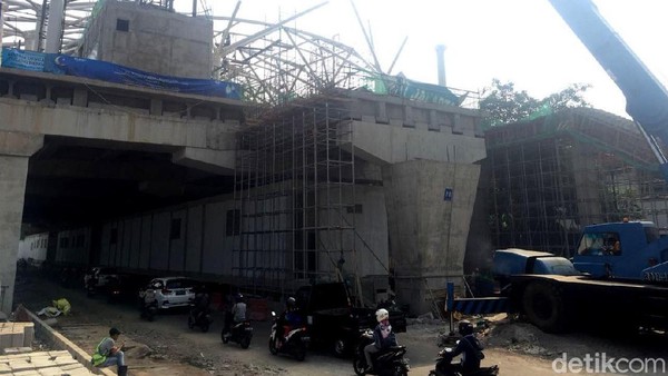 Proyek LRT Jakarta Dikebut Siang-Malam, Begini Penampakannya