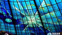 Seperti namanya, kubah ini dibangun dengan diameter 30 m dan 4.500 panel kaca berwarna dengan luas 660 meter persegi. Karena keindahannya, Dome of Light menjaid karya seni kaca terbesar dunia (Taiwan Tourism)
