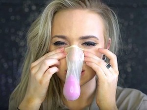 Wanita Ini Pakai Kondom untuk Makeup Jadi Squidward, Hasilnya Mengejutkan