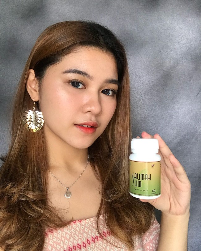 Pemilik akun Instagram @amarissaflorencia ini juga sering mendapatkan endorse beberapa produk kecantikan. Foto: Instagram @amarissaflorencia