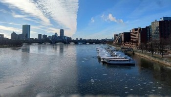 Satu tempat foto sama yang terlihat seperti dua tempat. (Foto: Brightside)