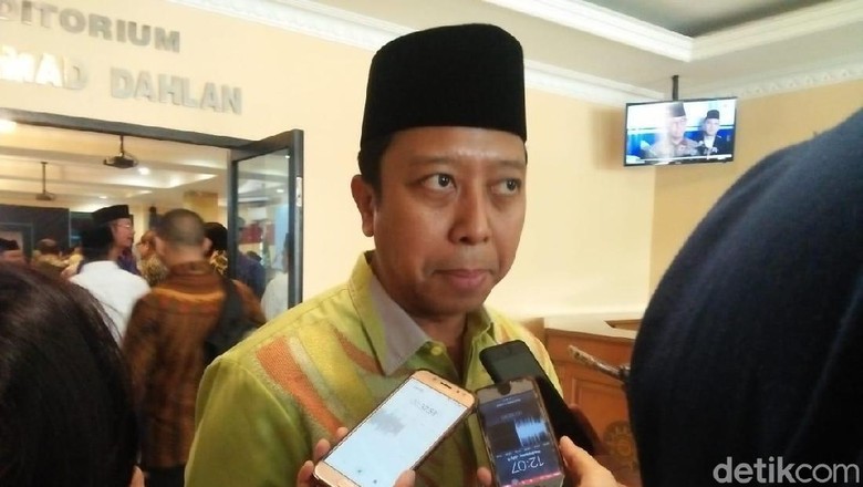 Rommy Minta Beda Tanggal Idul Adha dengan Saudi Tak Diperdebatkan Rommy Minta Beda Tanggal Idul Adha dengan Saudi Tak Diperdebatkan