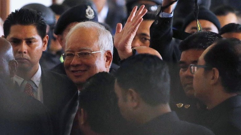Pembelaan Najib Soal Bukti Sumbangan Saudi Rp 1,4 T yang Diragukan Pembelaan Najib Soal Bukti Sumbangan Saudi Rp 1,4 T yang Diragukan