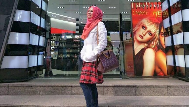 Gubernur Aceh Mendekam di KPK, Istri: Doakan Saya Bisa Bangkit Gubernur Aceh Mendekam di KPK, Istri: Doakan Saya Bisa Bangkit