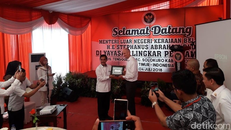 Bertemu Ali Fauzi, Menlu Belanda Bawa Pulang Ini Bertemu Ali Fauzi, Menlu Belanda Bawa Pulang Ini