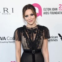 Sebelum berkencan keduanya memang kerap berkolaborasi. Selain pernah memproduseri lagu, pelantun lagu Everywhere I Go tersebut kerap menjadi bintang tamu dalam konser David Foster. David juga sempat jadi salah satu mentor Katharine ketika berkompetisi di ajang American Idol. Foto: Dok. Getty Images