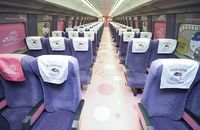 Interior gerbong Shinkansen Hello Kitty yang imut (AFP)