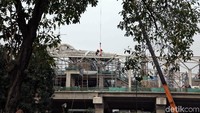 Proses pengerjaan Light Rail Transit (LRT) di Jakarta dijadwalkan mulai beroperasi selama Asian Games 2018 berlangsung.