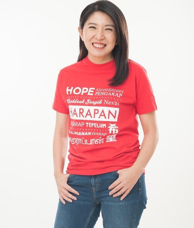 Sebelum jadi menteri, Yeo Bee Jin merupakan anggota parlemen untuk wilayah Bakri, Johor. Dalam politik, ia pun pernah menjadi National Assistant Publicity Secretary Democratic Action Party (DAP) dan Wakil Ketua Pemuda Pakatan Harapan. Foto: Instagram @yeobeeyin