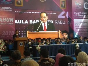 Menristek dan Kepala Bappenas Terima Penghargaan dari ITB