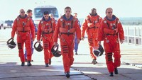 ‘Armageddon’ menjadi bahan pelatihan para karyawan baru di NASA untuk mencari kesalahan prosedur dalam film tersebut. Dan ternyata ada lebih dari 168 kesalahan yang ditemukan di sana. Dok. Walt Disney
