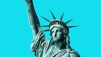Evening of liberty, tulisnya. Duh, patung Libertynya diedit oleh Artem. Seolah-olah patung tersebut sedang bersulang di sebuah pesta. Lihat saja secangkir wine yang dipegangnya itu. Foto: Instagram 360brain