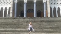 Ia juga wisata religi ke Seoul Central Mosque (chafrederica/Instagram)