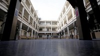 Akibat aksi mogok kerja yang dilakukan oleh ribuan guru itu beberapa sekolah terlihat sepi. Martin Acosta/Reuters.
