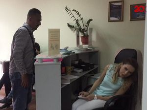 Tak Paham Azbuka, Jangan Coba Potong Rambut di Rusia