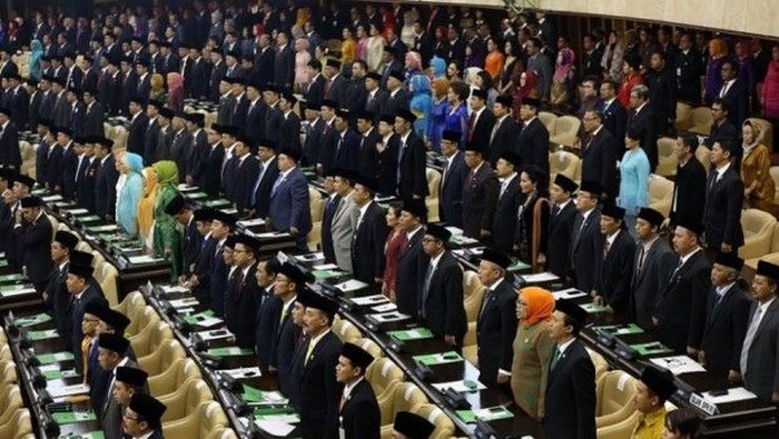 Dilema Legislatif dan Demokrasi Kita