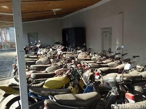 Koleksi Motor Tua Teman Hidup Raja Sengon Waktu Susah