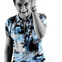 Gaya Arif di media sosial sangat macho. Jika dilihat sepintas, tak akan ada yang menyangka jika sehari-harinya ia bekerja sebagai tukang bakar sate. Foto: Instagram/Aris_Rakasiwi