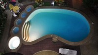 Apartemen Apartelle de Francesca di Filipina mungkin termasuk salah satu yang paling unik. Soalnya, di sana ada kolam renang berbentuk kaki raksasa (Apartelle de Francesca)