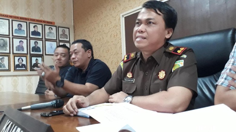 Kejari Brebes Tangkap Pelaku Korupsi Bansos yang Buron 4 Tahun Kejari Brebes Tangkap Pelaku Korupsi Bansos yang Buron 4 Tahun