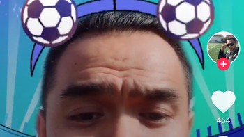 Valentino Simanjuntak yang terkenal dengan teriakan Jebret ikut membawa semarak Piala Dunia 2018 ke Tik Tok. Foto: Istimewa