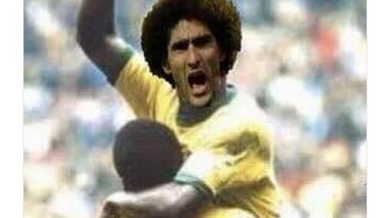 Kehebatannya pun bahkan bisa mengalahkan Messi dan Ronaldo sekaligus, sampai-sampai dijuluki sebagai Fele. Foto: Istimewa