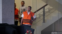 Ia ditahan KPK usai tertangkap tangan (OTT) terkait dugaan korupsi dana otonomi khusus Aceh.