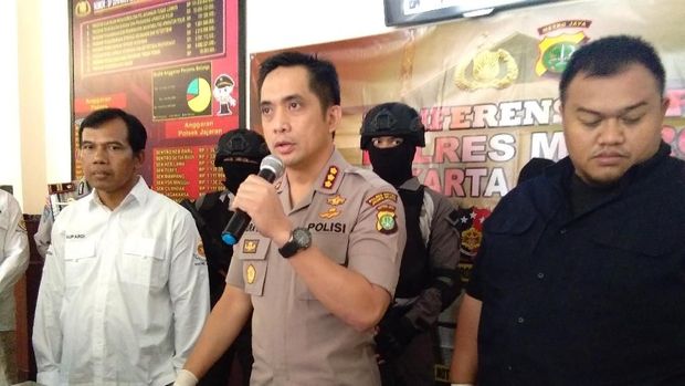 Polisi merilis dua dari 5 pelaku, sementara 3 pelaku lainnya tak dirilis karena masih di bawah umur.