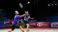 Pertarungan sengit terjadi antara ganda campuran Indonesia Hafiz Faizal/Gloria Emanuelle melawan ganda campuran Denmark Mathias Christiansen/Christina Pedersen.