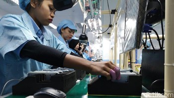 Tujuannya, untuk melihat apakah ponsel berjalan dengan baik atau tidak. (Foto: detikINET/Muhammad Alif Goenawan)